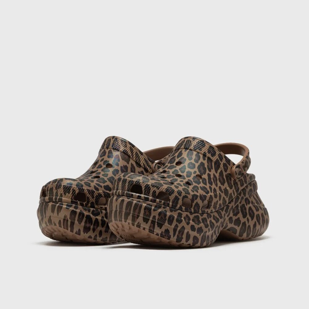NEW. CROCS BAE LEOPARD PRINT